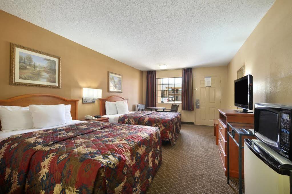 Days Inn By Wyndham Ruston La Exterior foto