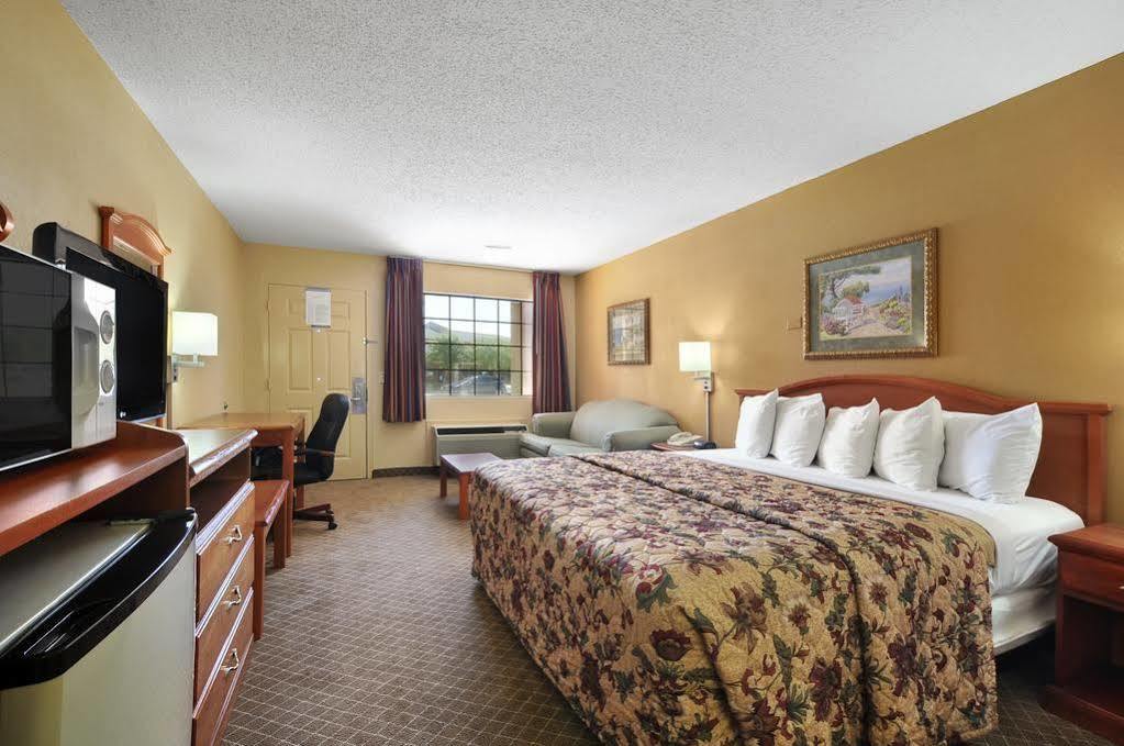 Days Inn By Wyndham Ruston La Exterior foto