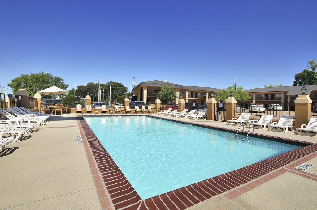 Days Inn By Wyndham Ruston La Exterior foto